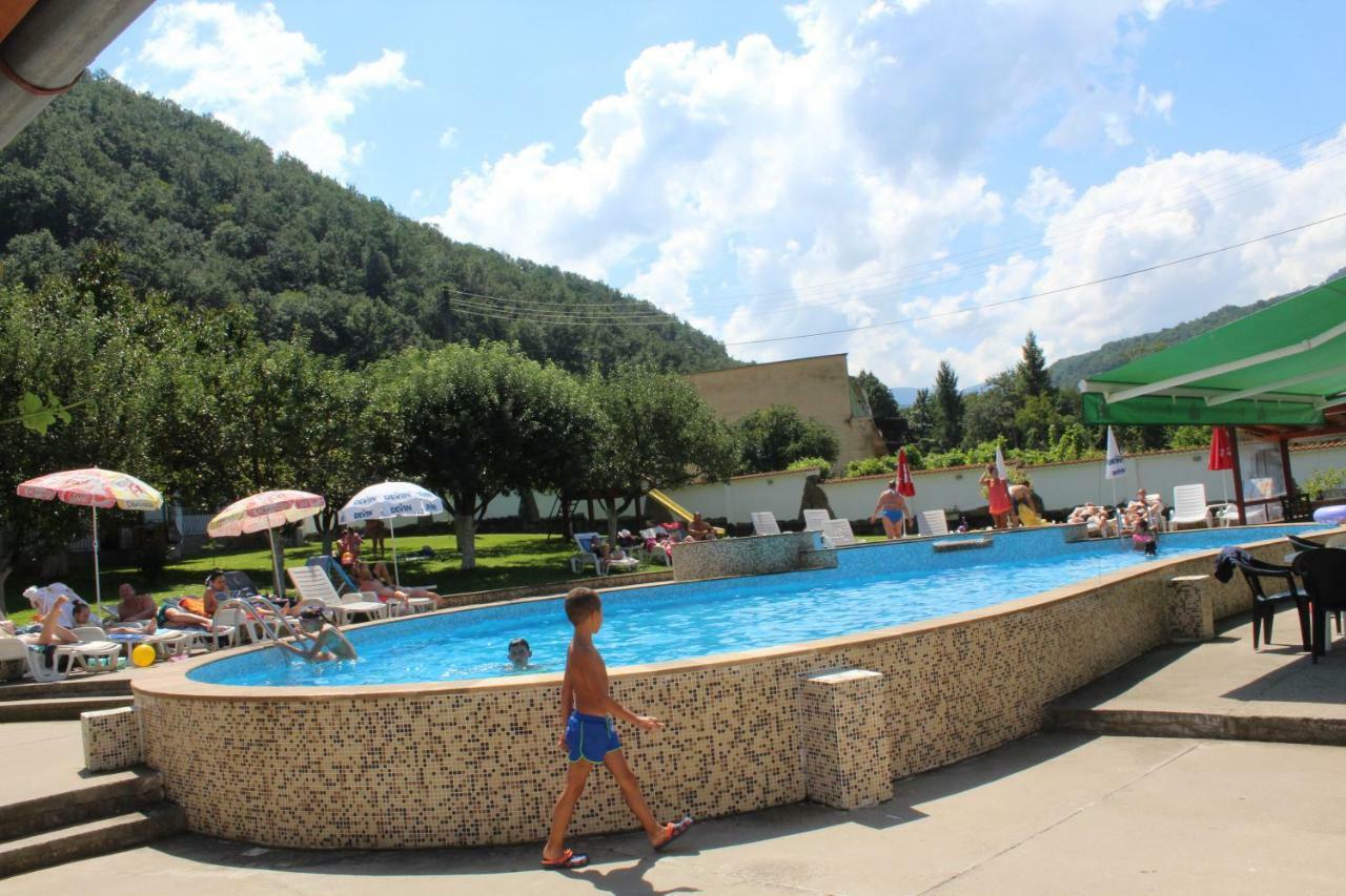 By The River Hotel Complex Balkanets  Dış mekan fotoğraf