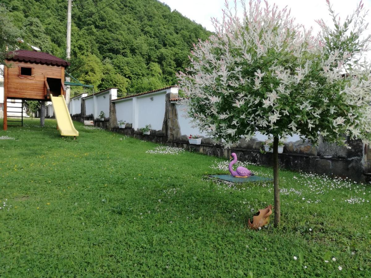 By The River Hotel Complex Balkanets  Dış mekan fotoğraf